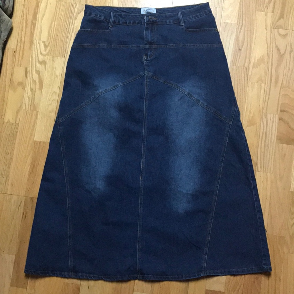 Denim skirt